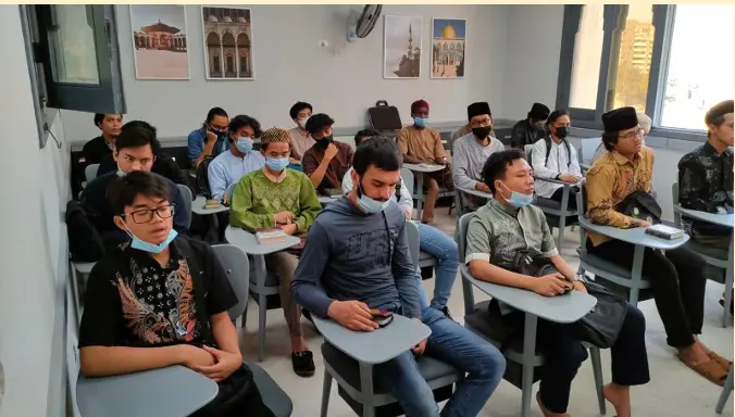 تعليم  الطلاب  الوافدين اللغة  العربية 